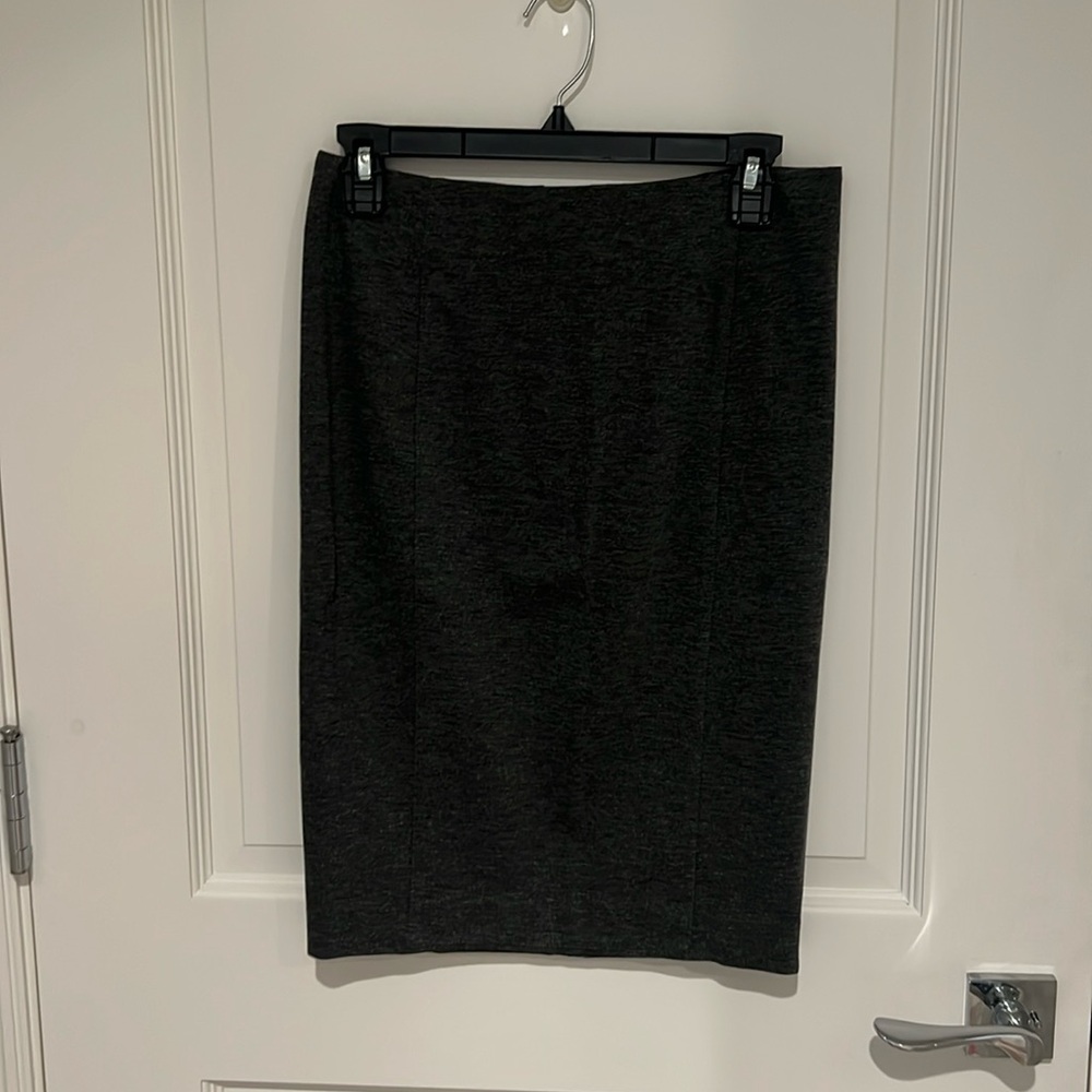 Cabi pointe knit seamed pencil skirt charcoal color